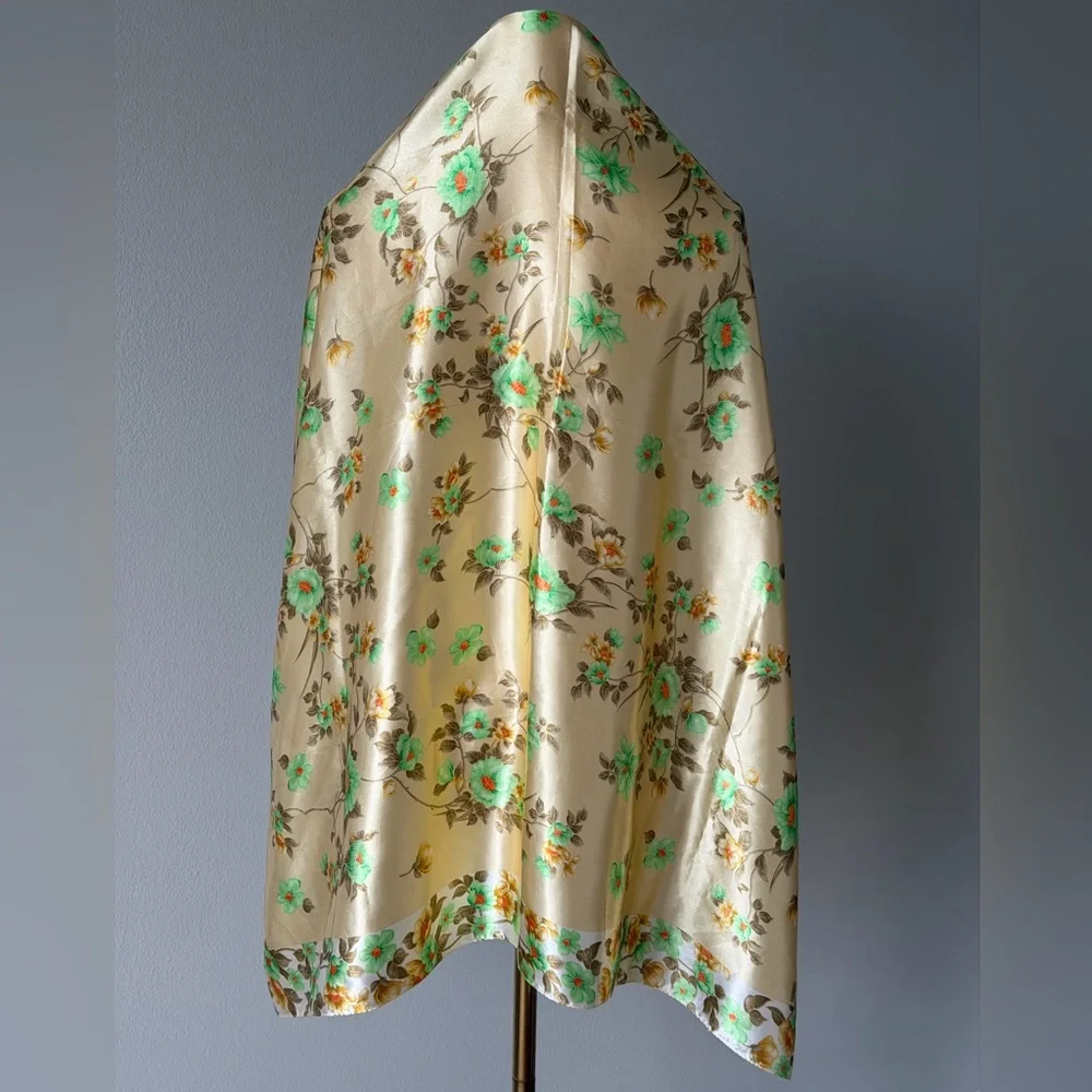 Flowy ERBIL Floral Satin Floral Scarf Gold Tone Mint Vintage Spring Accessory